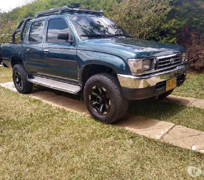 TOYOTA HILUX DOBLECABINA 4X4 MOD 2002