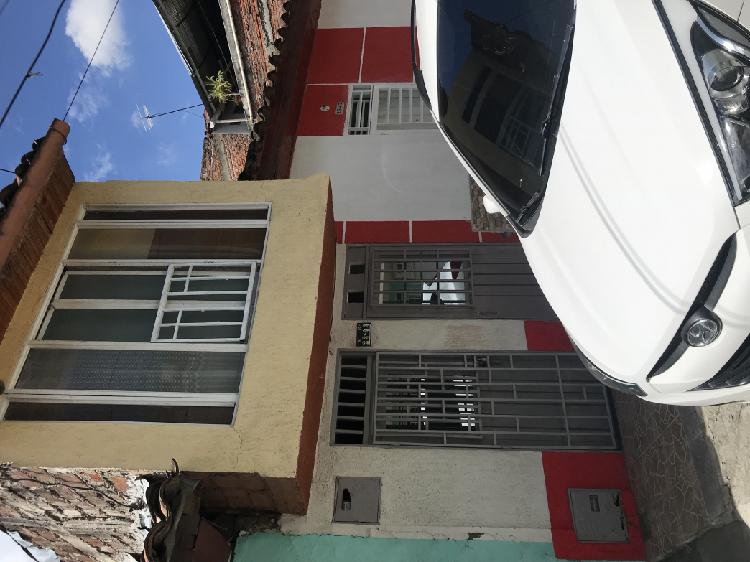 VENDO CASA DOS PLANTAS INDEPENDIENTES BARRIO ROJAS