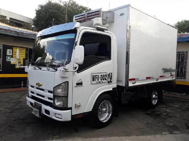 Vendo nhr con termo 2015 hermosa