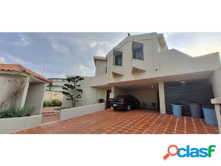 Se vende casa 1.700m2 de terreno - 4h+2s+4b+1s+6p - el cafetal - rg